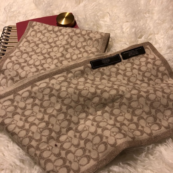 Authentic Coach Scarf - Picture 2 of 3